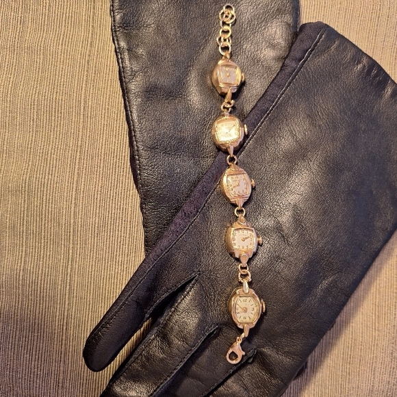 Elegant Gold Women's Bracelet Watch - Picture 4 of 10